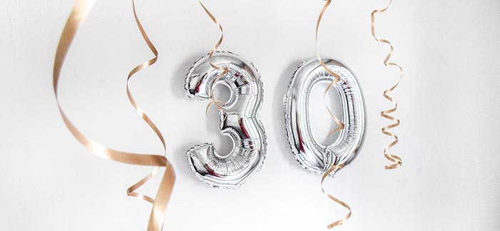 30 years old birthday balloons for Quotacy blog Which Is Better for 30-Somethings: Term or Whole Life Insurance?